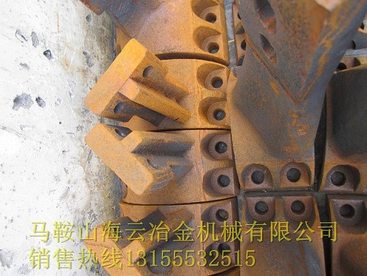 山東圓友2方、2000雙軸式攪拌機(jī)左右攪拌臂、右側(cè)刮刀廠家電話